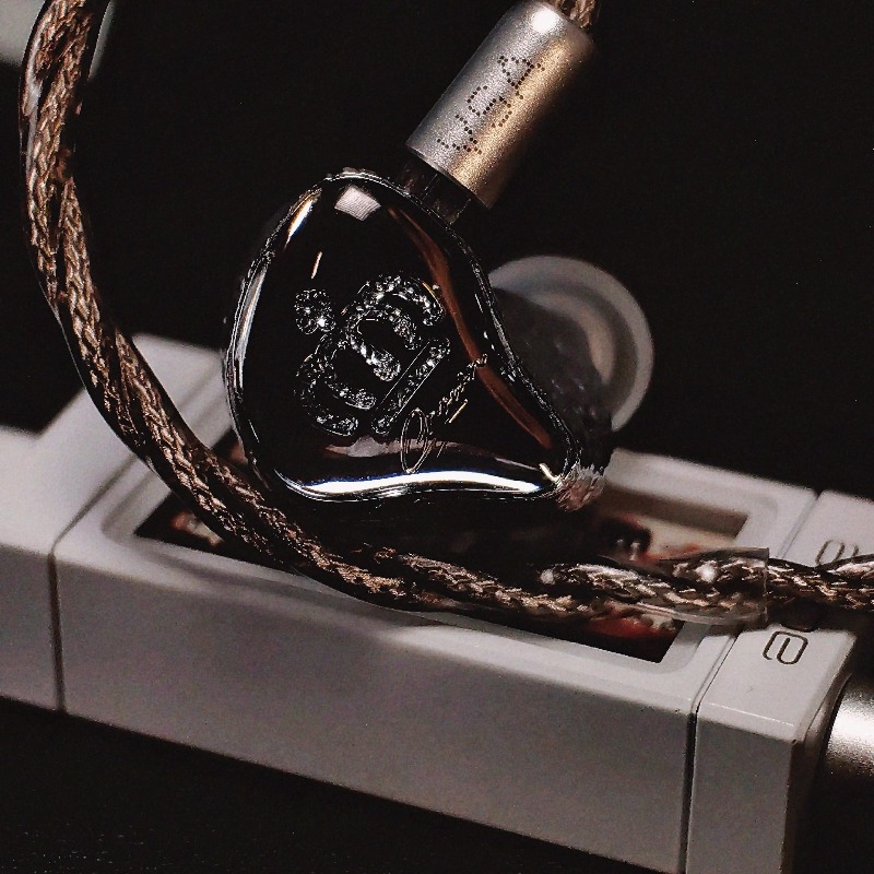 La corona di cetra profumata V - Audiophile Headphone Wired recensione e prezzo