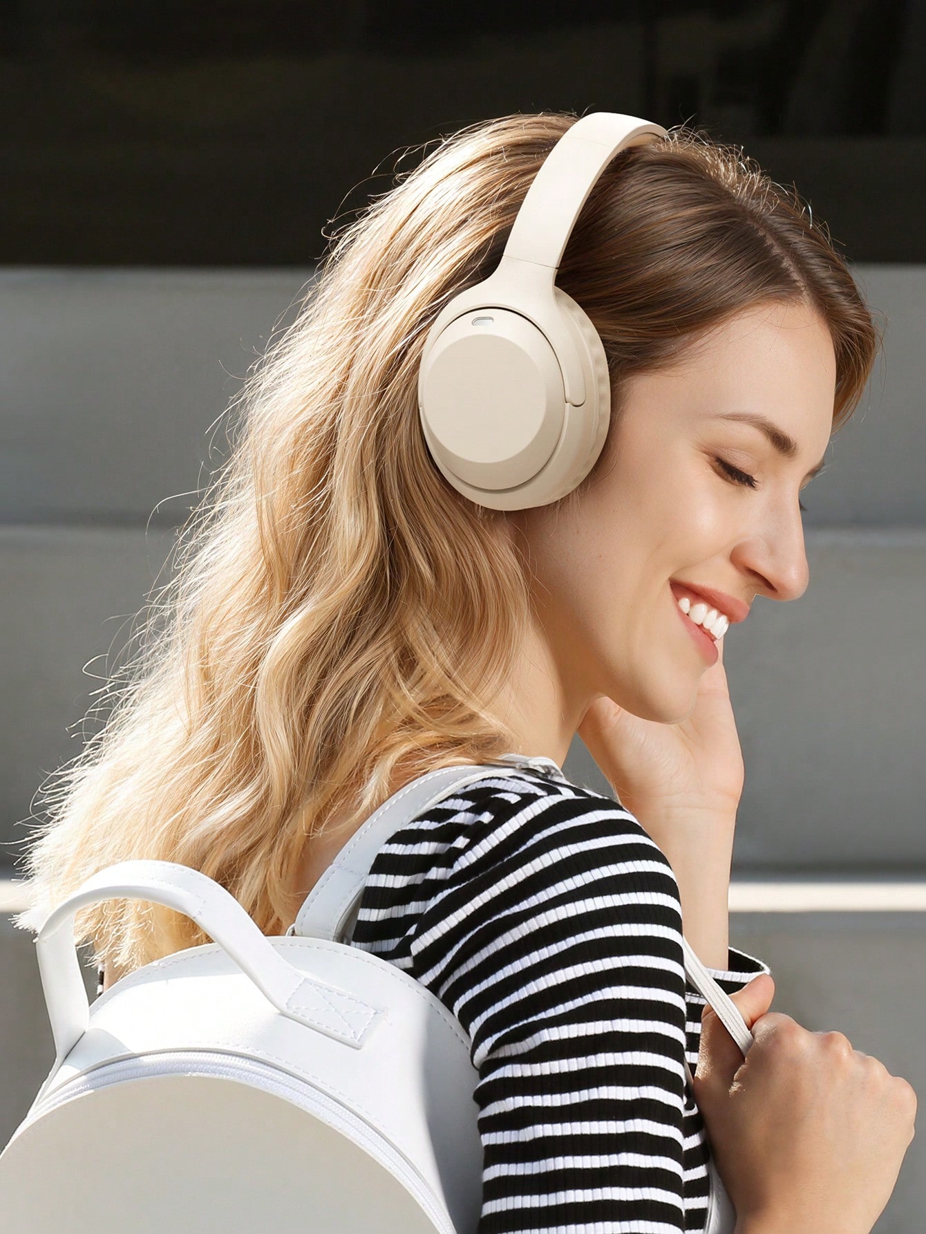 Nuove cuffie wireless over-ear - Usb C Earphone recensione e prezzo